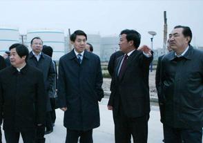 2010年4月10日，时任中国气象局党组书记、局长郑国光视察必赢242net官网。