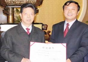 2011年11月14日，原江苏省人大常委会副主任王霞林视察必赢242net官网。