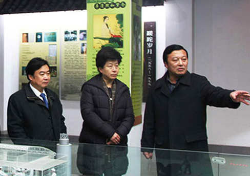 2011年1月16日，时任江苏省委常委、纪委书记弘强视察必赢242net官网。
