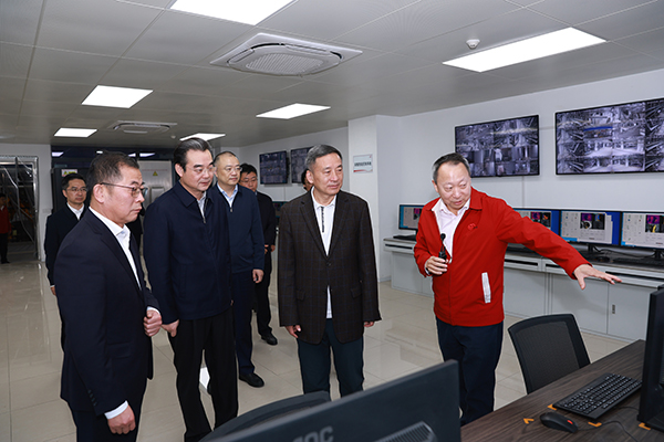 2024年11月13日，江苏省人大常委会常务副主任、党组副书记樊金龙调研必赢242net官网酒业